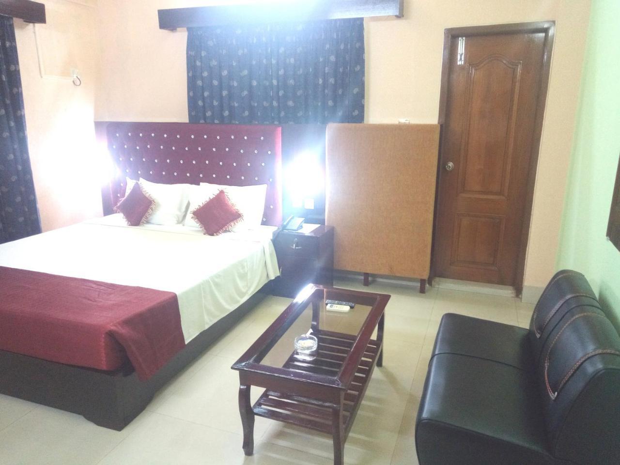 Hotel Lake View Plaza Dhaka Ngoại thất bức ảnh